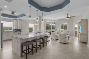Manatee Bay #721- Waterfront Condo with Bay Views & Pool condo